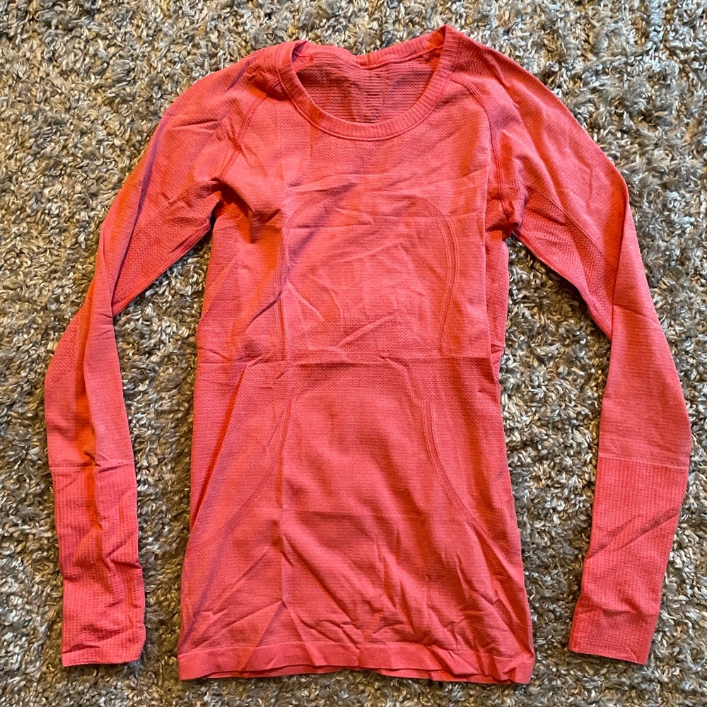 Lululemon Swiftly Tech Long Sleeve shirt